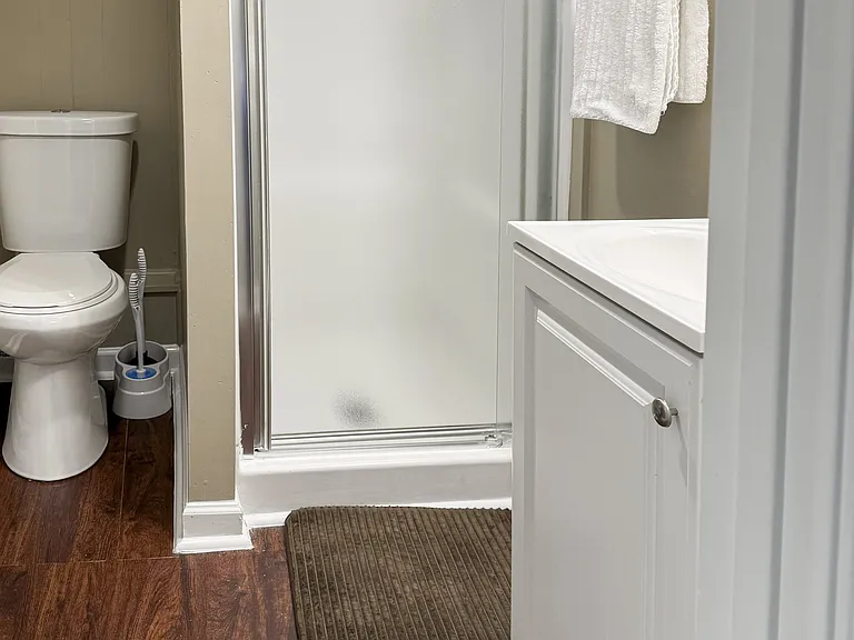 Room 5 Bathroom