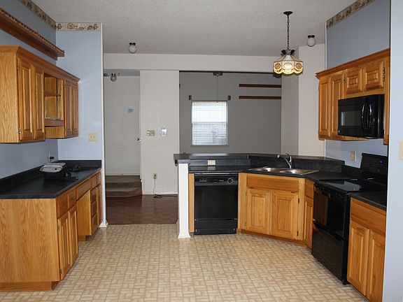 4th image of 9315 Beowulf St