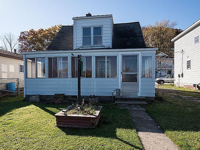 1st image of 8877 Lagoon Dr