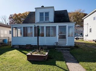 8877 Lagoon Dr, Brighton, MI 48116