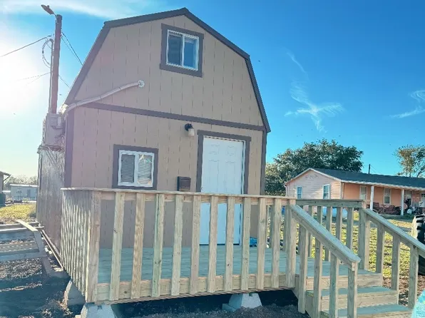 140 Rolling Hills Dr, Buda, TX 78610