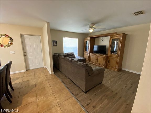5th image of 4921 Golfview Blvd