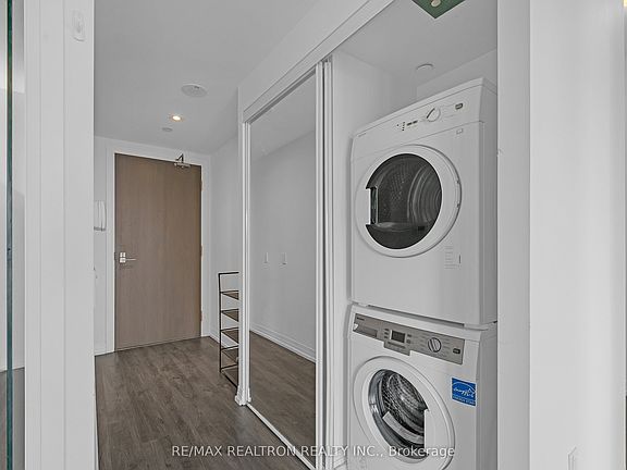 4th image of 251 Jarvis St #514