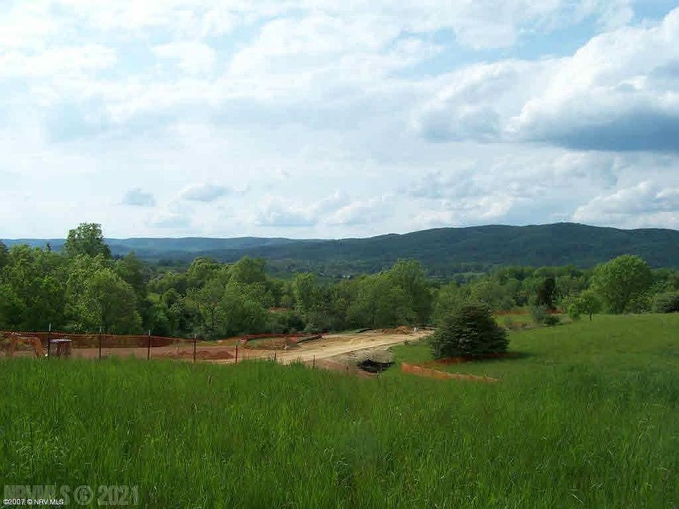 2nd image of 3725 Oxford Ct