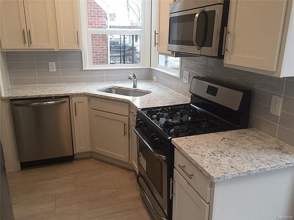 2nd image of 1810 Ellwood Ave
