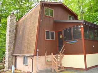 1090 Mockingbird Ln, Lake Ariel, PA