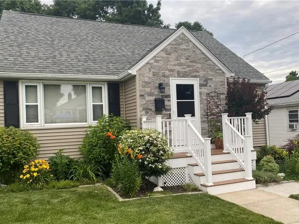 18 Lyman Ave, Johnston, RI 02919