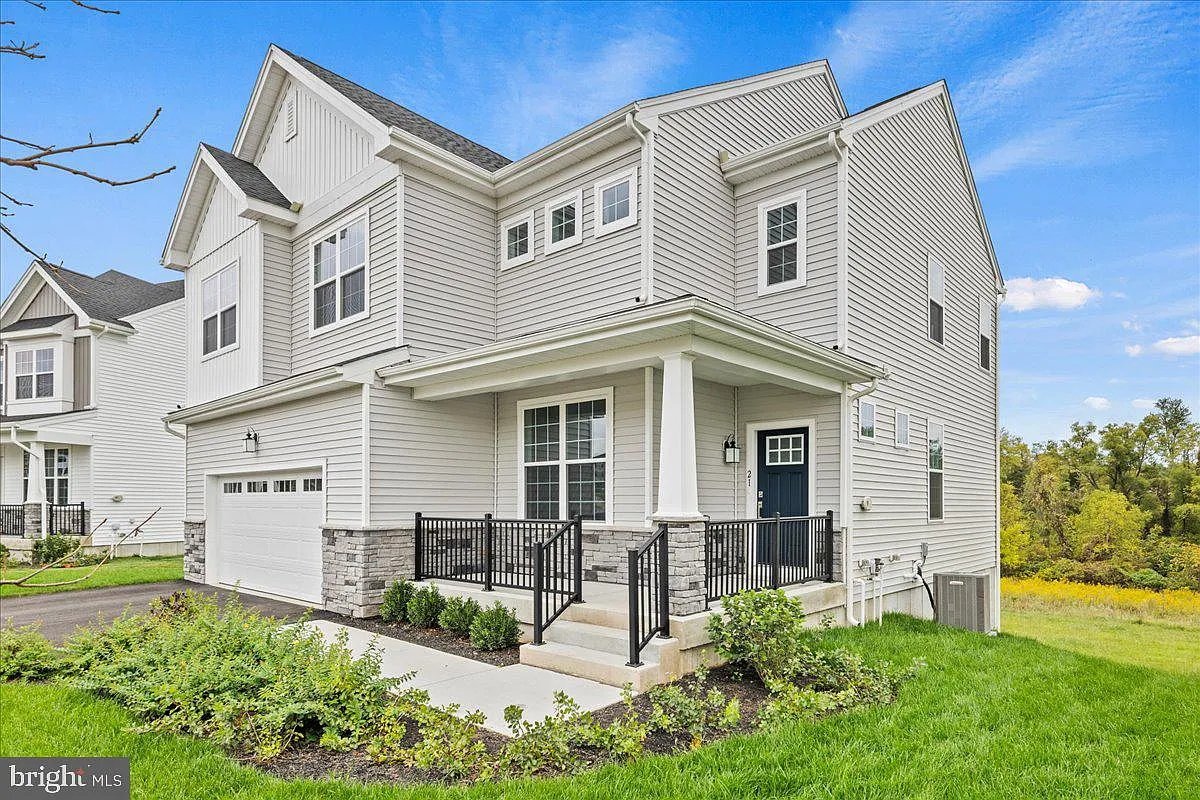 4 bed, 3.5 bath, $6,000 — Photo 2