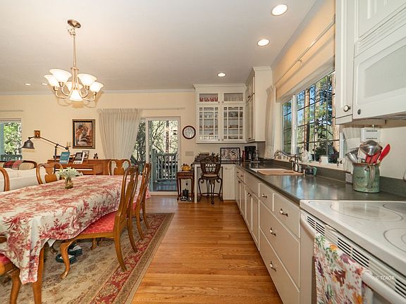 4th image of 111 Tye Ln