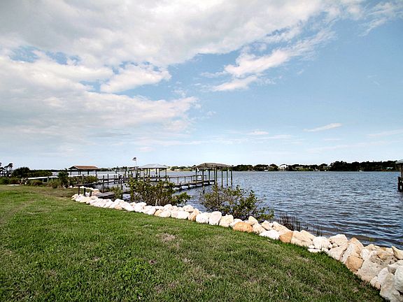5th image of 9852 Riverview Dr