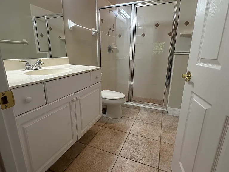1420 Coconut Palm Cir — Photo 12