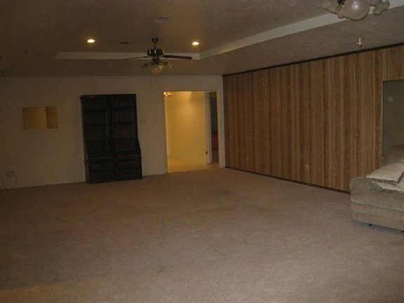 4th image of 1058 Vincent St