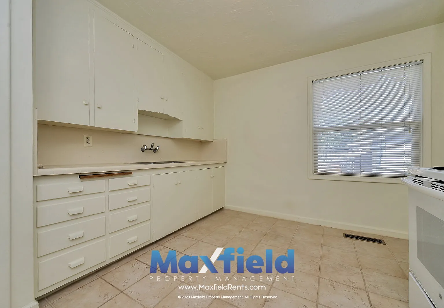2 bed, 1.0 bath, 1570 sqft, $1,700 — Photo 4