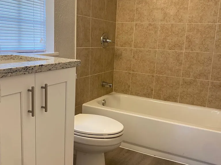 2177 Longwood Lake Mary Rd #3 — Photo 11