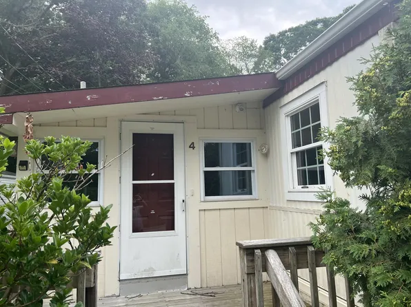 300 Nathan Ellis Highway Highway #4, Mashpee, MA 02649