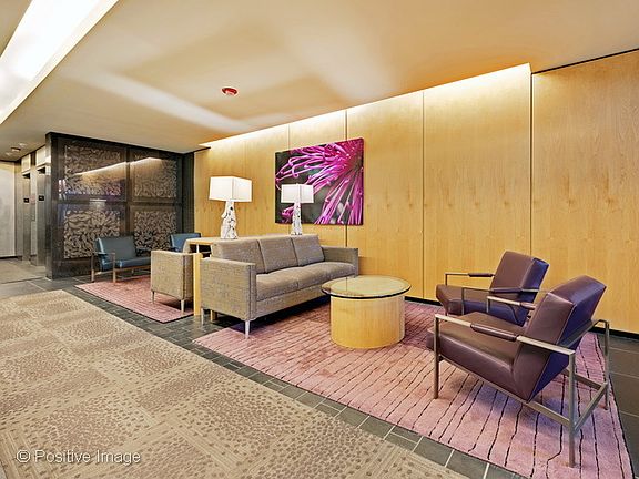 3rd image of 2020 N Lincoln Park W APT 25M