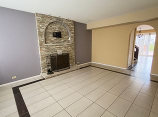 2031 Muirfield Cir, Elgin, IL 60123