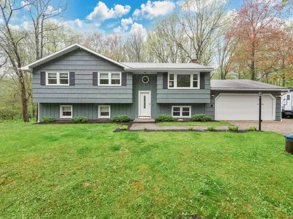 48 Town Line Road, New Hartford, CT 06057
