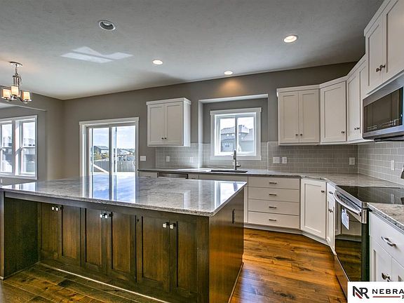 3rd image of 7823 S 194th Ave