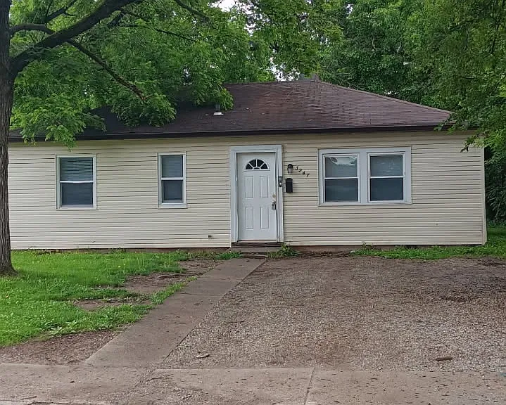 3247 N Colorado Ave — Photo 2