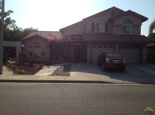 2003 Laguna Dr, Delano, CA 93215