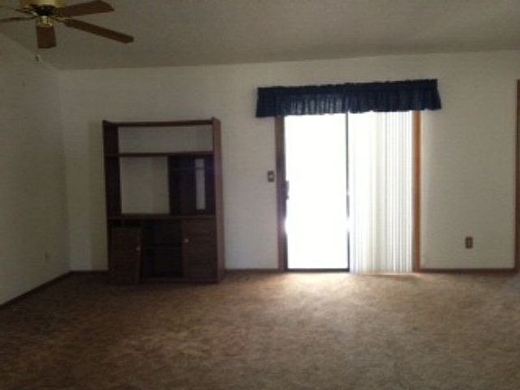 3rd image of 4 Woodworth Dr