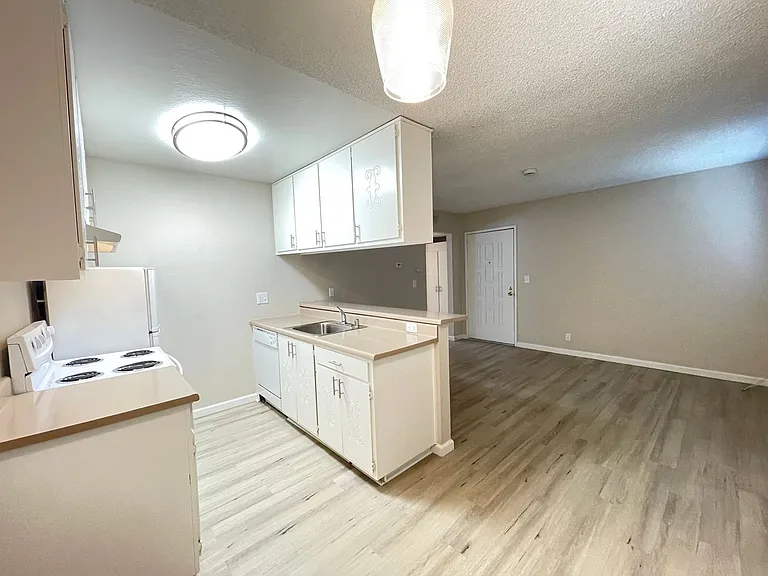 2114 H Street, Sacramento — Photo 3