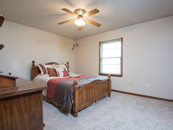 5th image of 2243 SE Stinson Dr