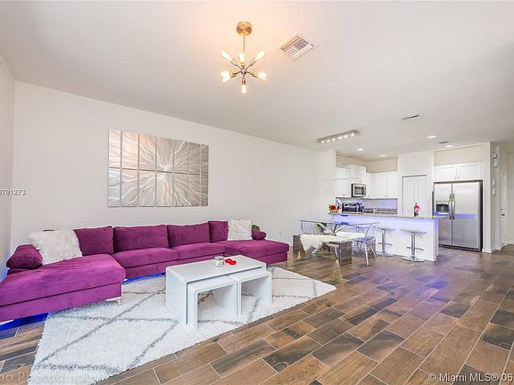 3rd image of 371 SE 1st Dr #371