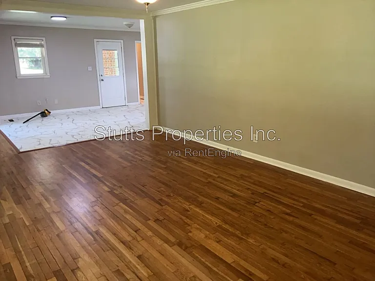 906 King Ave — Photo 17