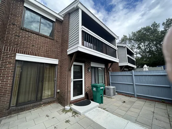 9 Rosewood Dr #9, Stoughton, MA 02072