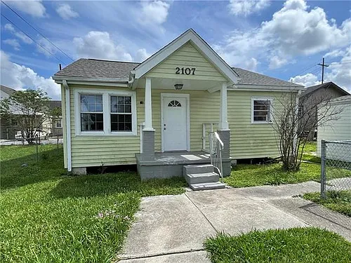 2107 Montesquieu St Photo 1