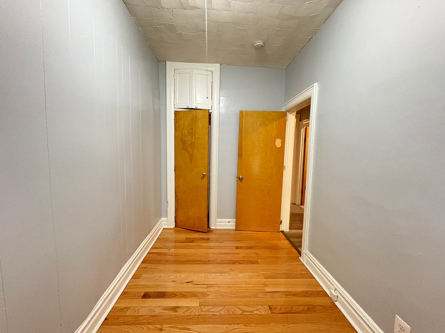 2 bed, 800 sqft, $2,200 — Photo 3