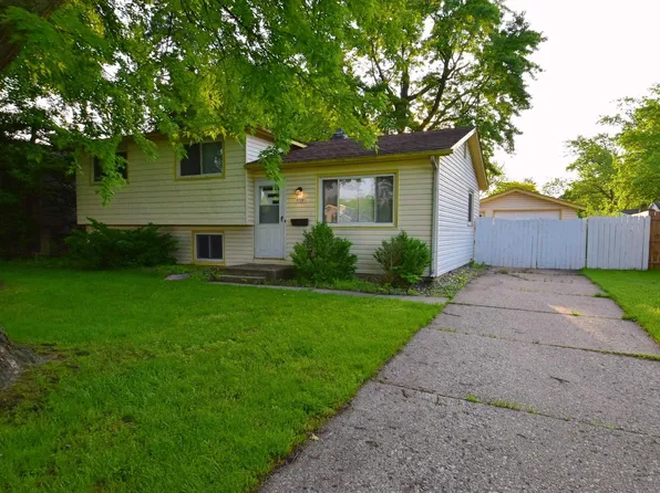 1722 Crestwood Blvd, South Bend, IN 46635