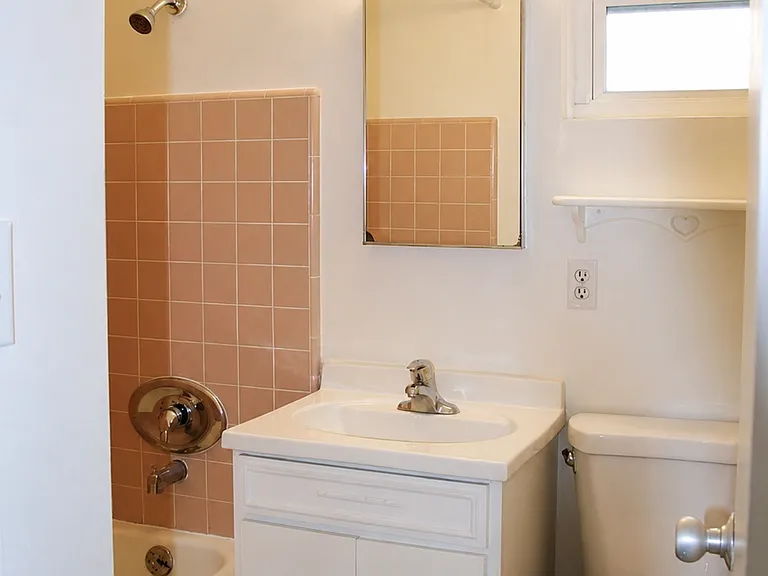 2724 Strandway — Photo 9
