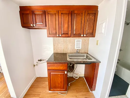Rented by J PRESTON AND ASSOCIATES INC | media 25
