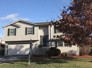 306 Newport Trl, McHenry, IL 60050