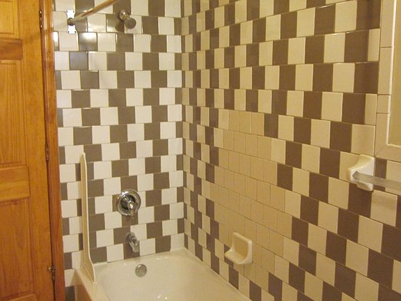 bathroom showing shower