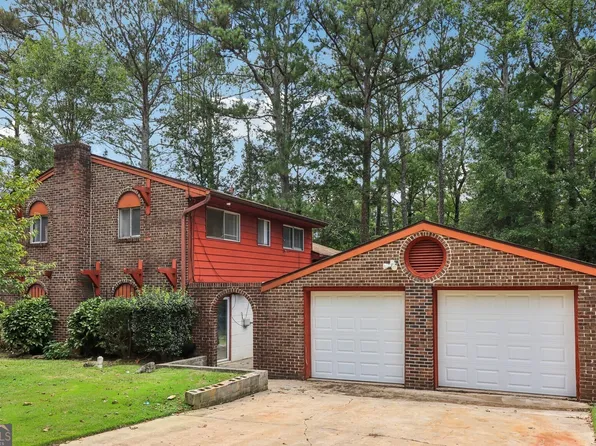 8263 Chestnut Dr, Jonesboro, GA 30238