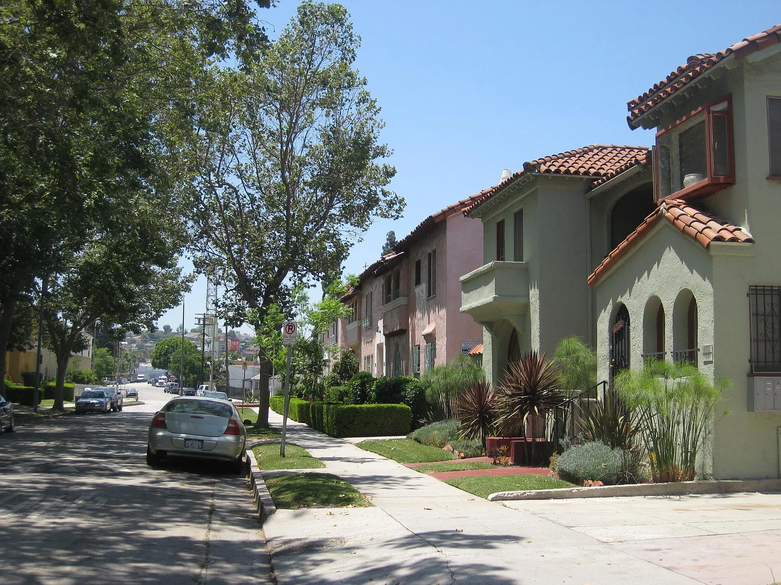 3 bed, 1450 sqft, $3,044 — Photo 3