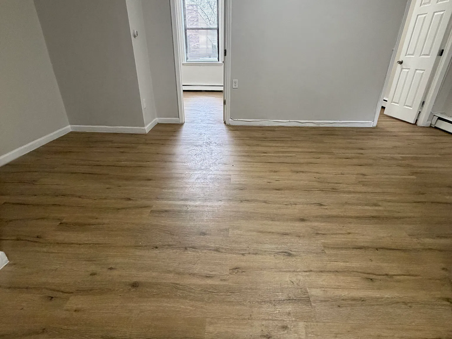 998 Broadway — Photo 3