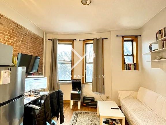 2nd image of 807 Saint Johns Pl APT 2A