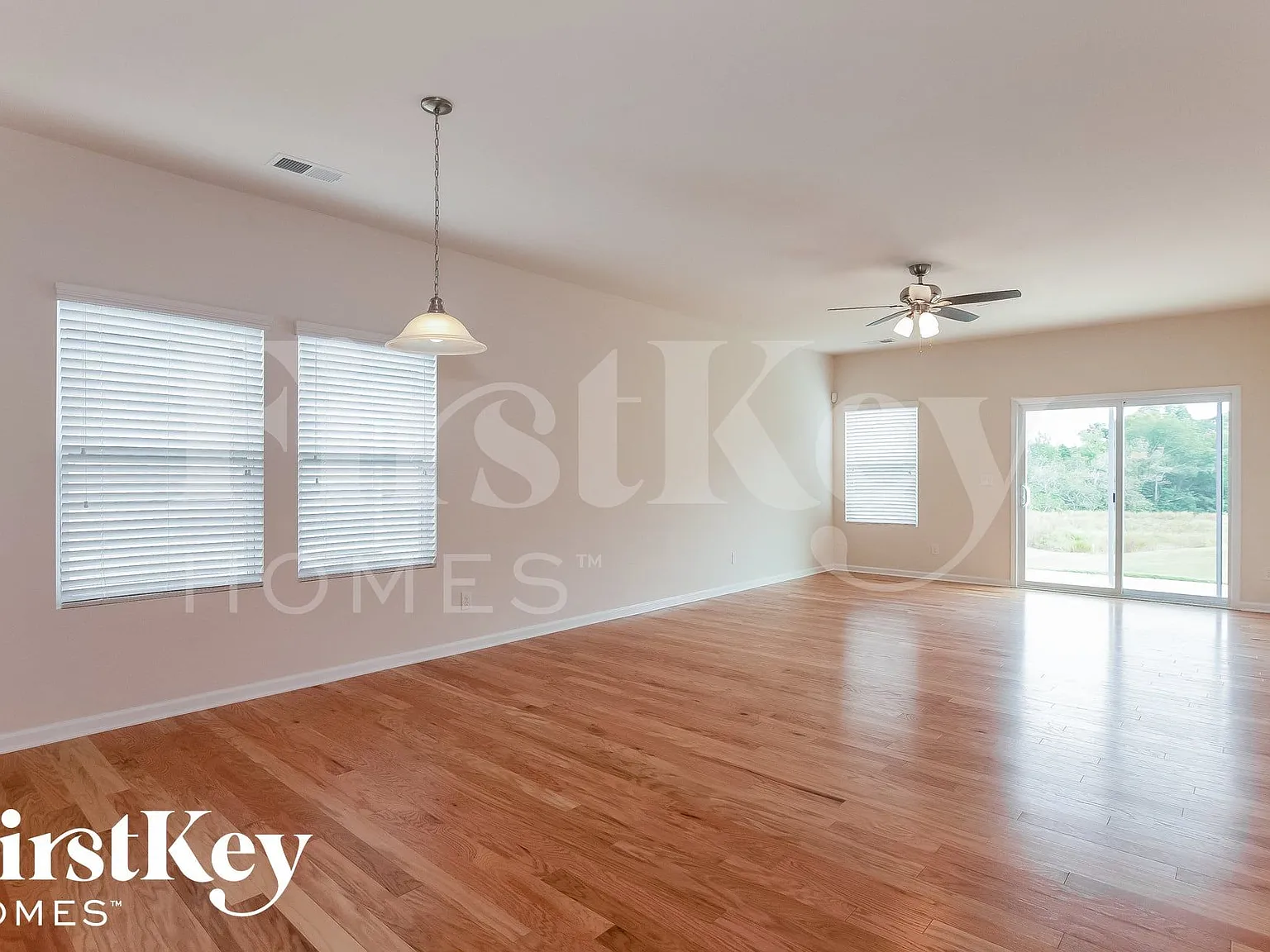 4 bed, 2.0 bath, 1970 sqft, $2,535 — Photo 4