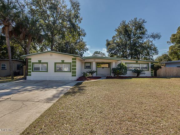 2nd image of 5432 Playa Way