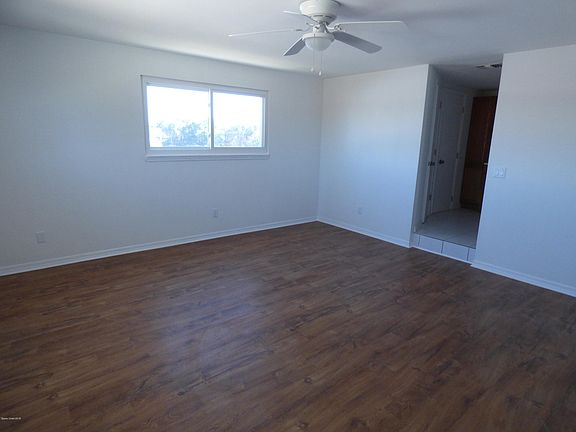 5th image of 122 Sheridan Ave