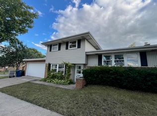 2501 W Barnard Ave, Milwaukee, WI 53221