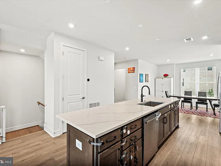 42086 Picasso Sq — Photo 13