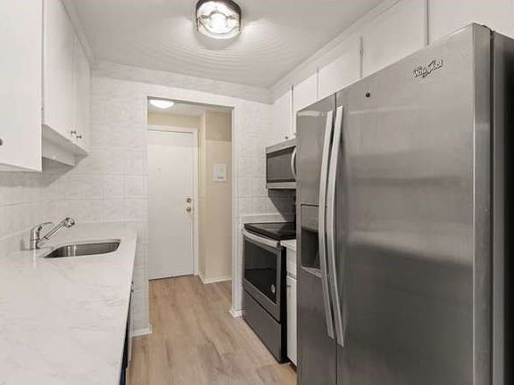 4th image of 96 Main St APT E6