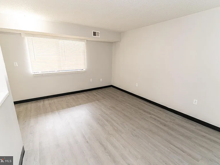 510 S Main St #18 — Photo 7