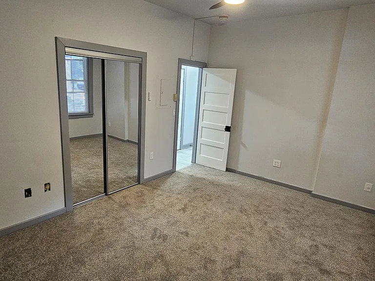 55 S 5th St #1 — Photo 34